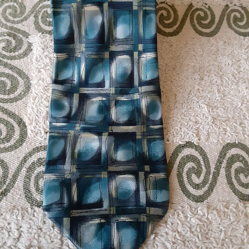 Men's tie